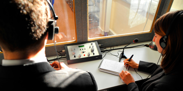 Simultaneous translation interpreters Brazilian Portuguese Simultaneous translation interpreters Brazilian Portuguese