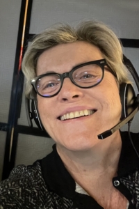 English to Portuguese simultaneous translation