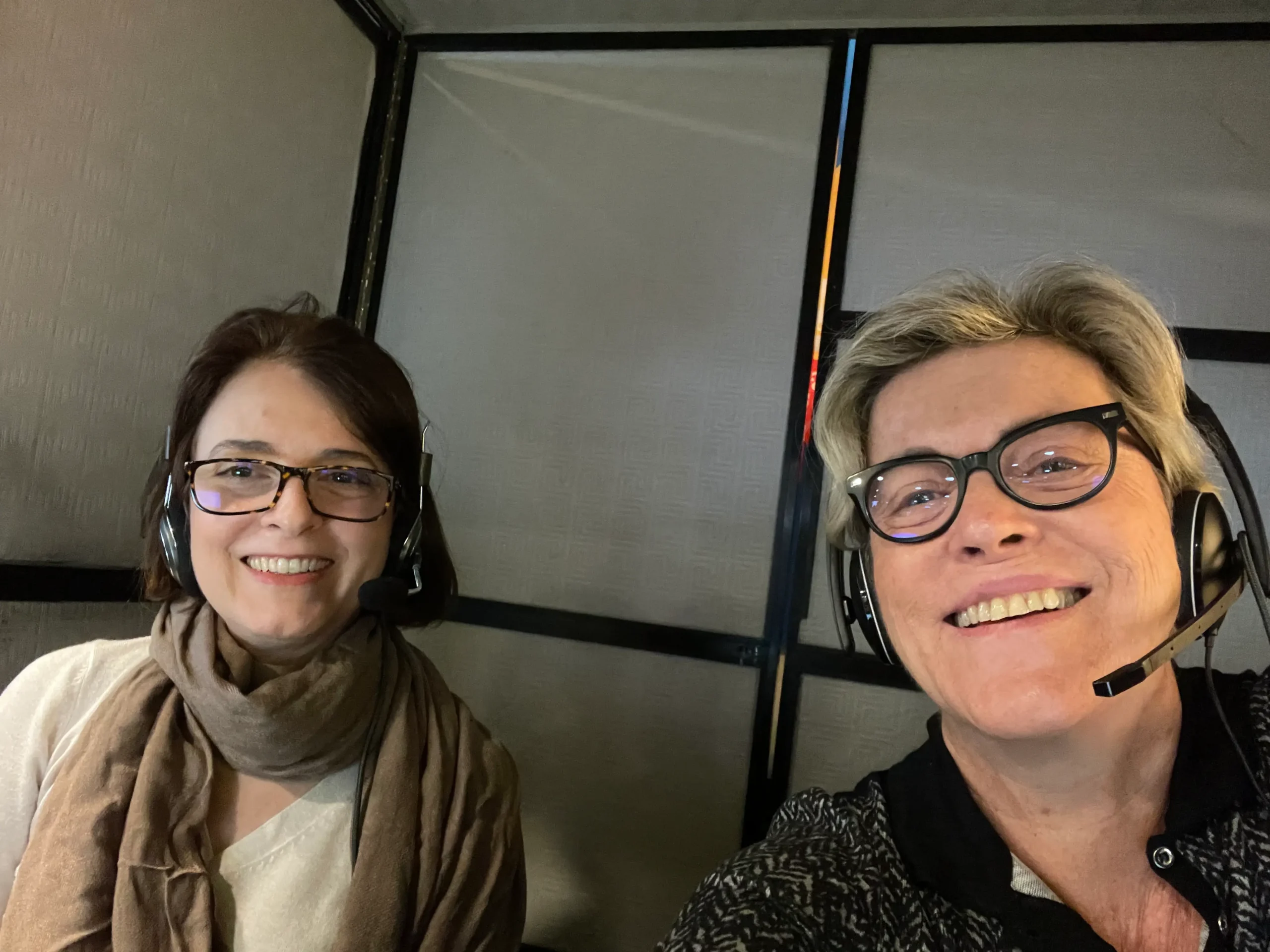 English to Portuguese simultaneous translation