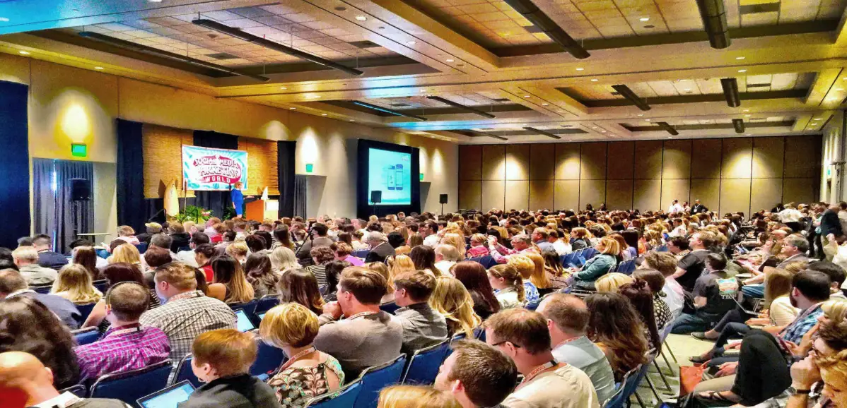 Simultaneous translation at international conferences